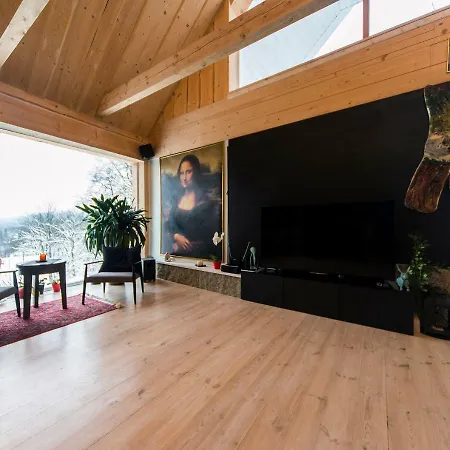 Sun & Laser Apartment