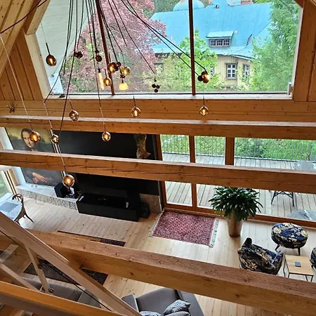 Typu Penthouse Dwupoziomowy Z Wanna, Tarasem Oraz Pieknymi Widokami Na Gory Шклярска-Поремба
